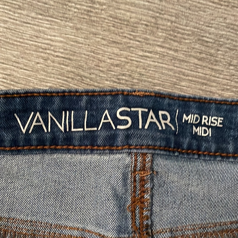Jean Shorts - Picture 4 of 5